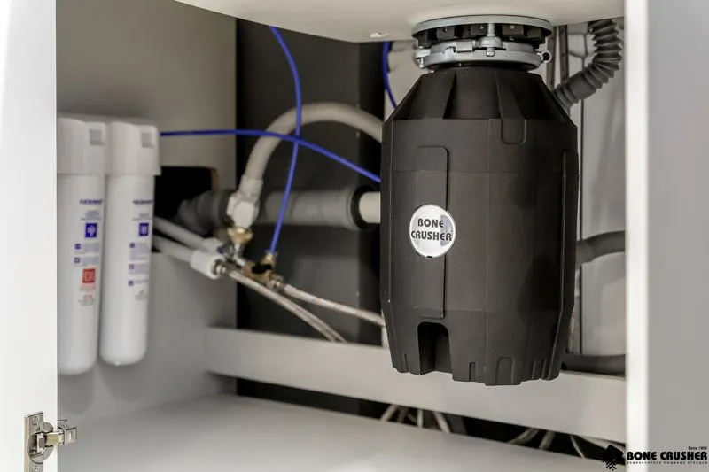 Измельчитель пищевых отходов бытовой BoneCrusher 810 AS (BC810)